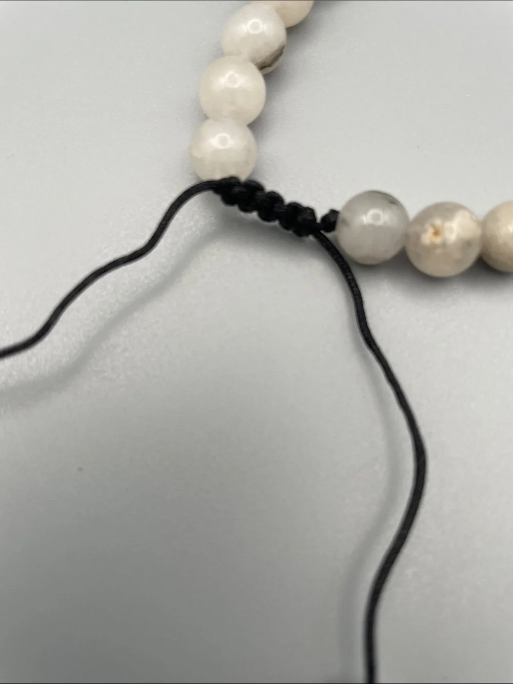 Adjustable Ladies Beaded Bracelet in Mixed Neutral Stones. OS